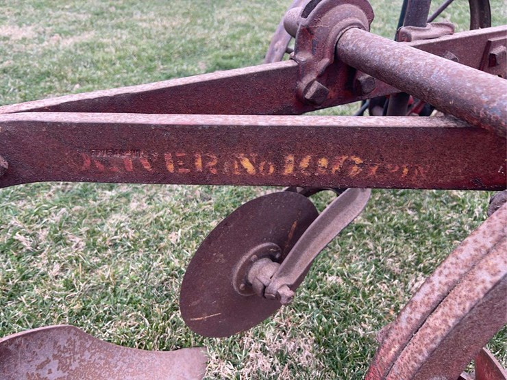 oliver-no.-100-plow-image-25