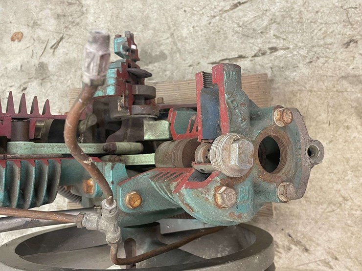 cut-away-engine-image-13