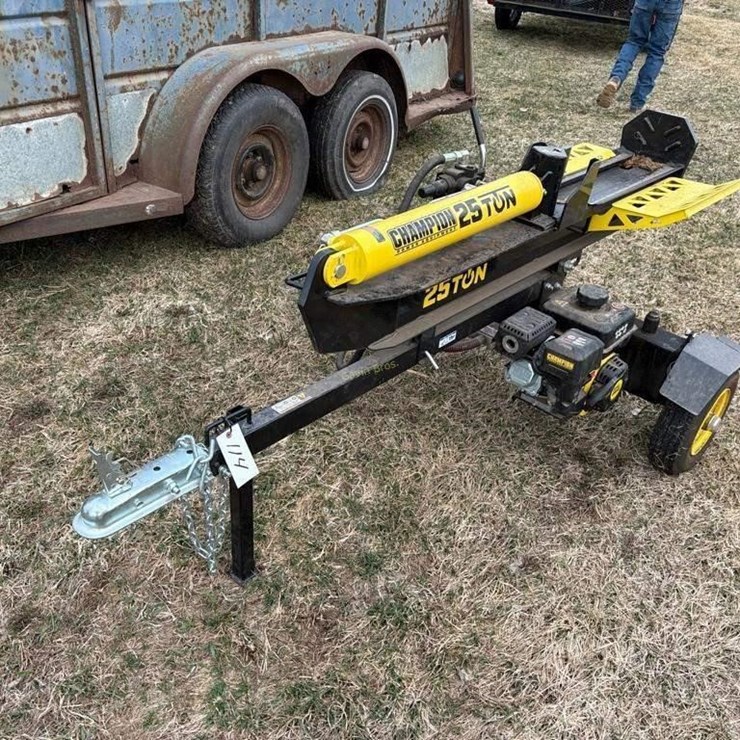Champion 25 Ton Log Splitter