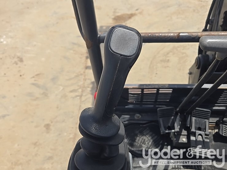 2022-deere-26g-image-62