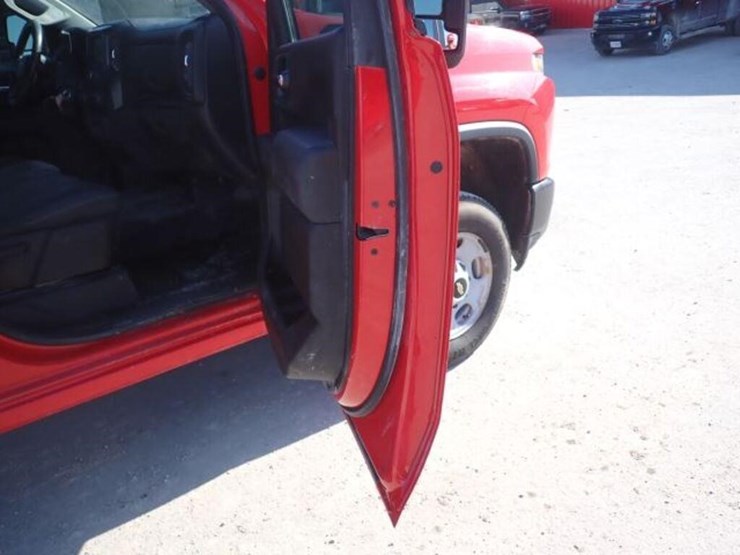 2022-chevrolet-2500hd-image-46