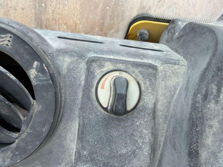 2011-bomag-bw211d-40-image-18