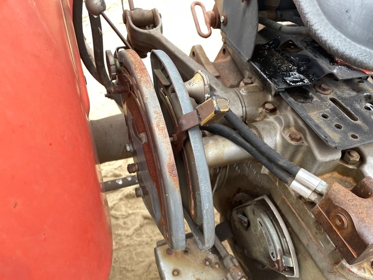 massey-ferguson-230-image-30