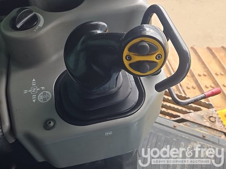 2014-komatsu-d61px-23-image-100