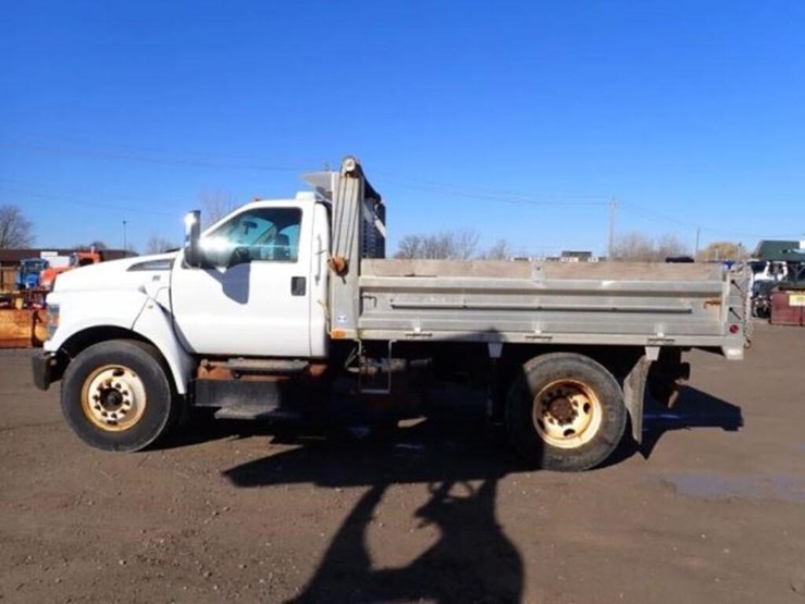 2016-ford-f650-image-8