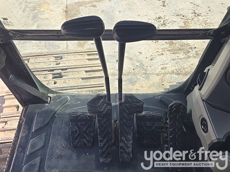 2017-caterpillar-336fl-image-108