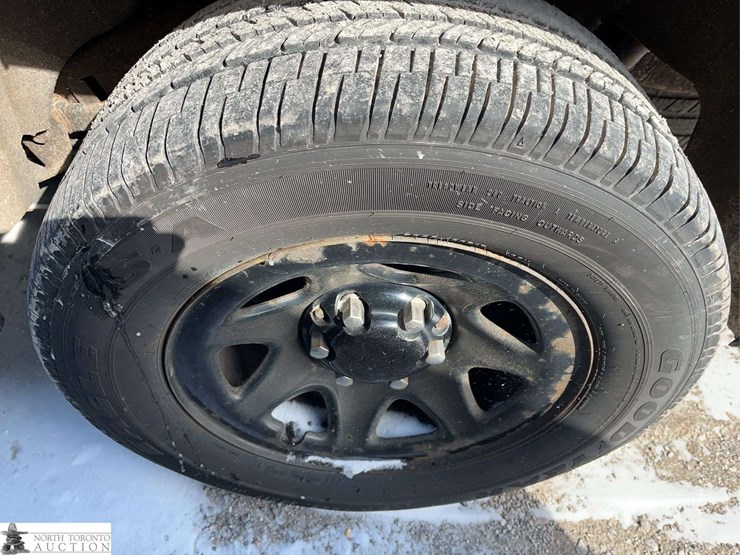 2017-chevrolet-tahoe-image-15