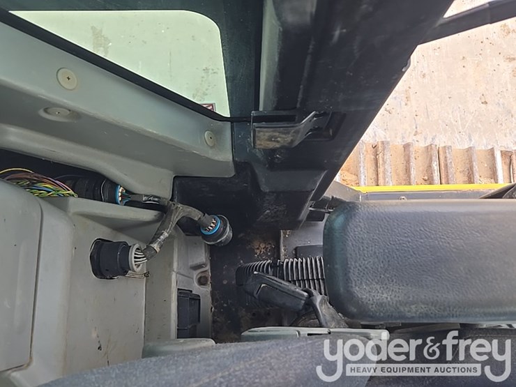 2017-caterpillar-336fl-image-103