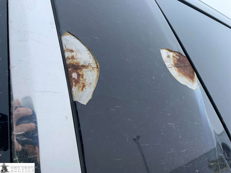 2018-chevrolet-suburban-image-28