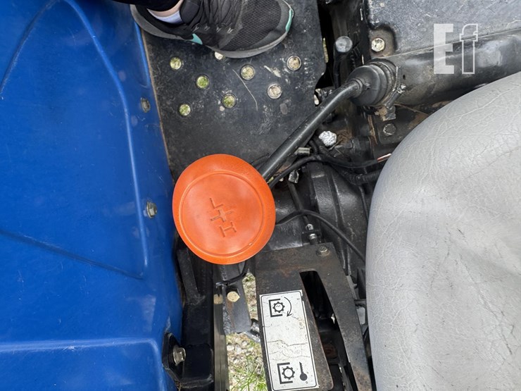 new-holland-tt75a-image-15