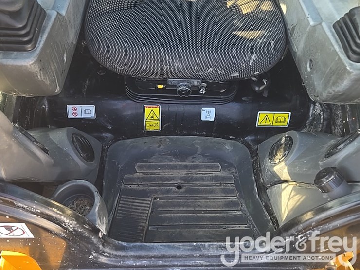 2021-caterpillar-289d3-image-75