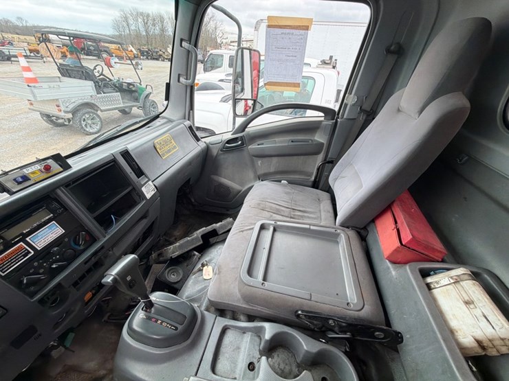 2008-gmc-w5500-image-7