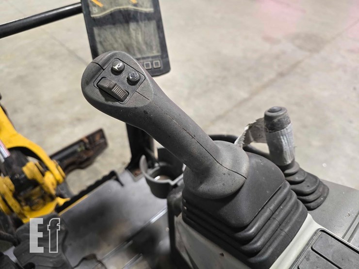 2021-caterpillar-301.8-image-17