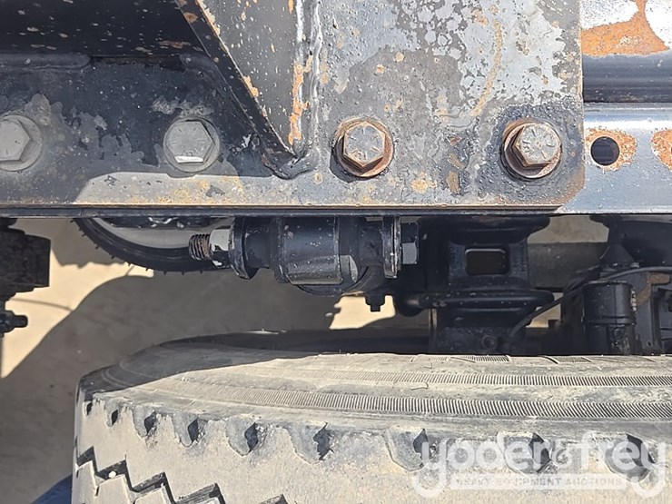 2012-freightliner-cascadia-125-image-27