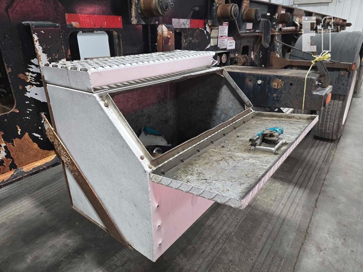 2002-environmental-service-products-46-ft-tandem-axle-image-14