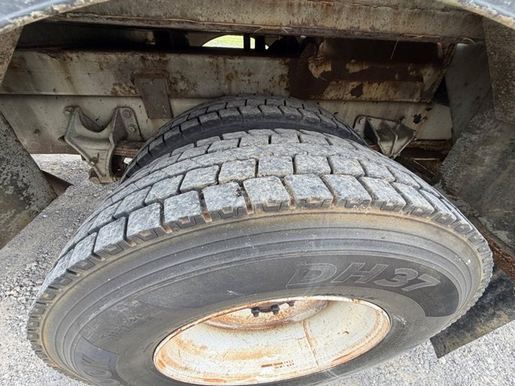 2009-international-durastar-4300-image-5