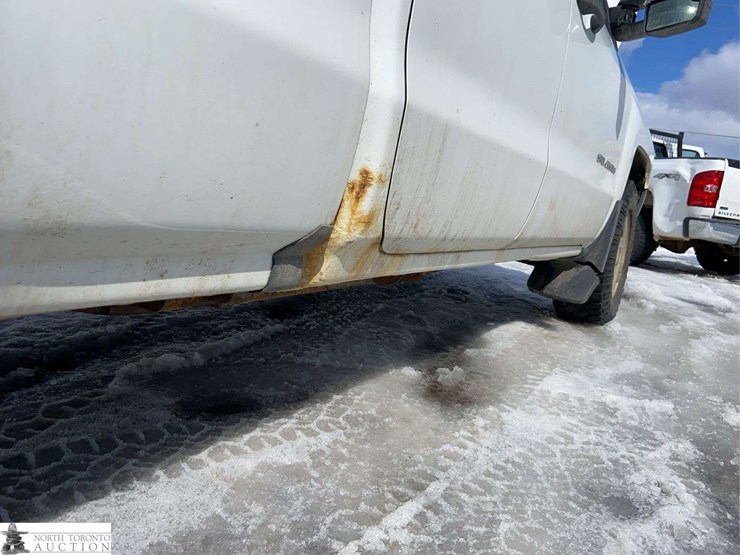 2017-chevrolet-silverado-1500-image-26