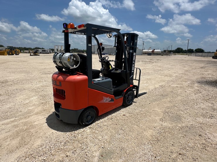 heli-5k-forklift-image-5