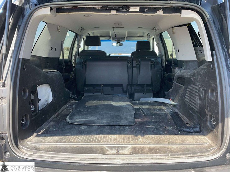 2017-chevrolet-tahoe-image-22