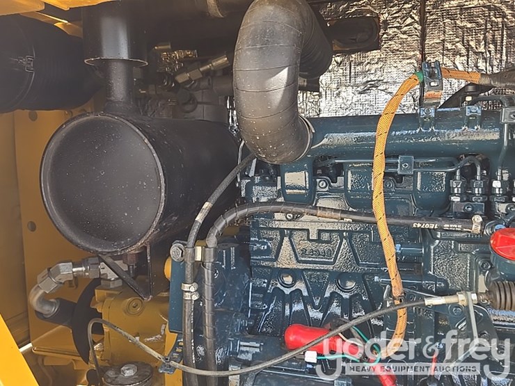 2018-caterpillar-305.5-image-53