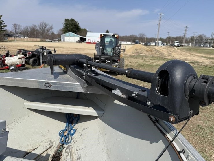 2004-alumacraft-v14-boat-image-12