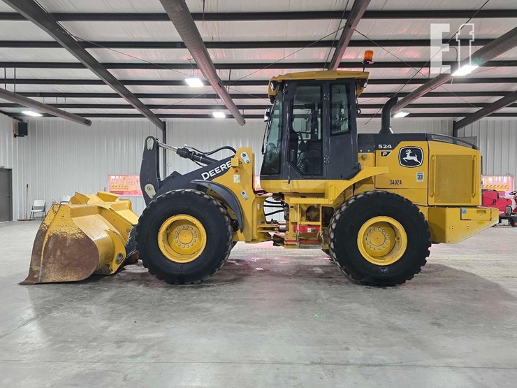 2022-deere-524-p-tier-image-5