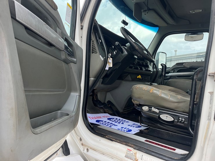 2019-kenworth-t880-image-19