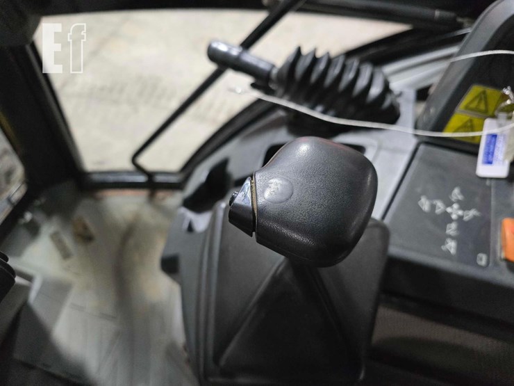 2006-caterpillar-420e-image-22