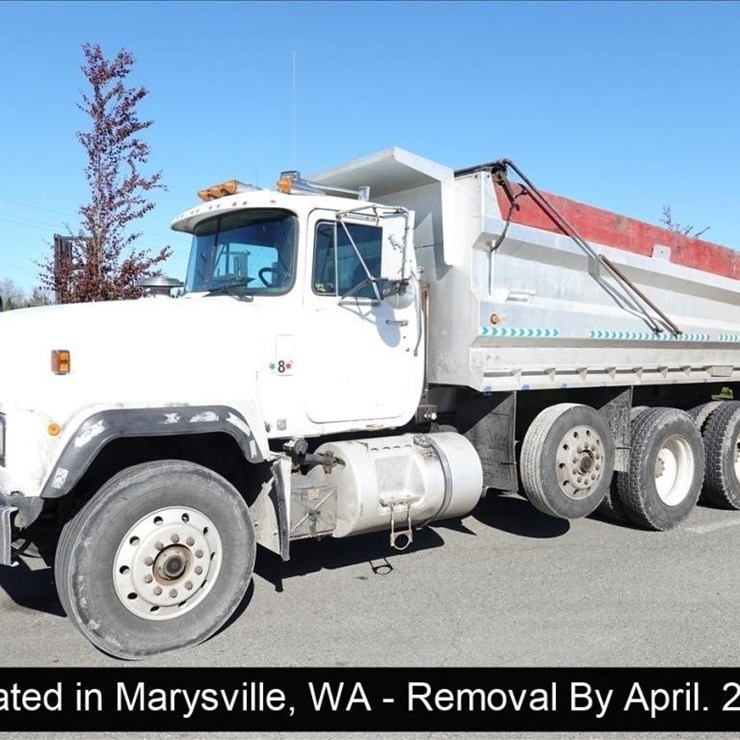 1995 MACK RD688S