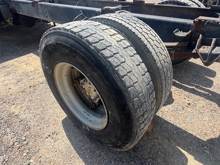 1990-international-4900-image-6