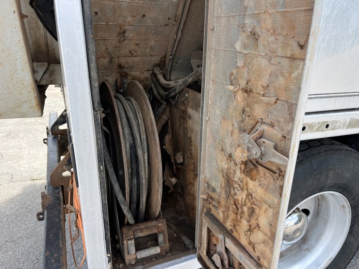 2020-kenworth-t880-image-21