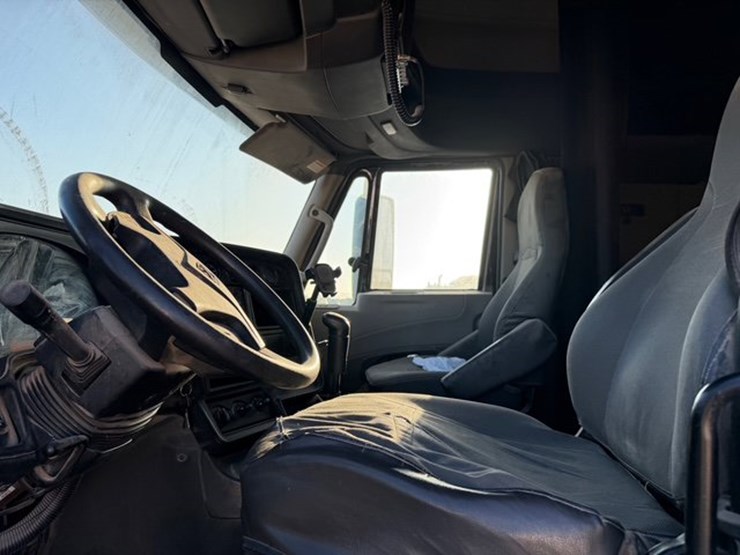 2015-international-prostar-image-10