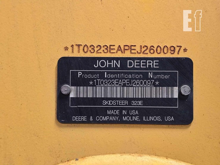 2014-deere-323e-image-32