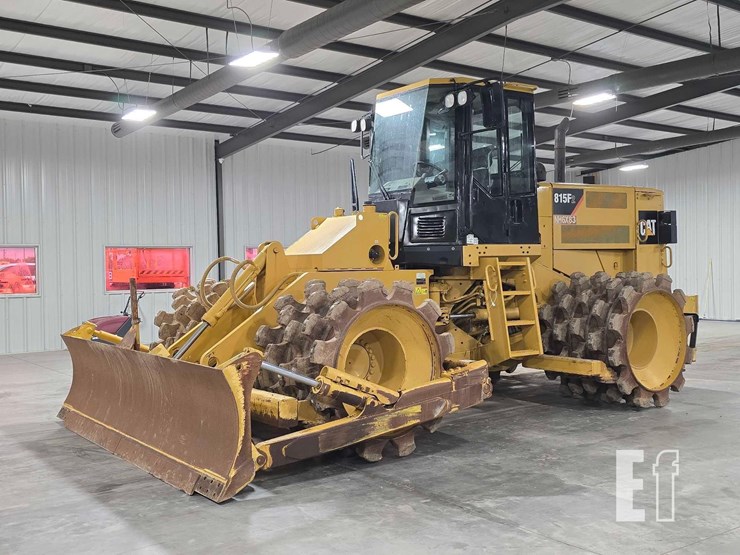 2015-caterpillar-815f-2-image-1