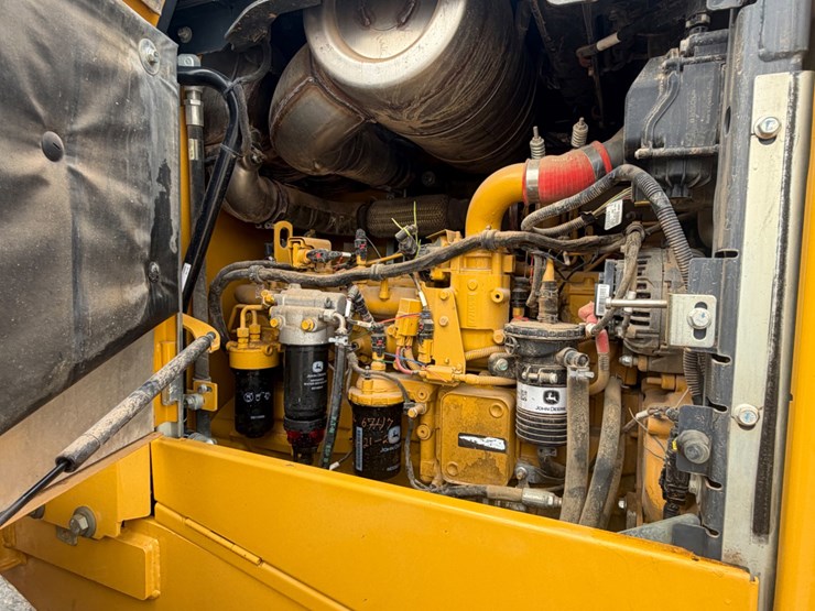 2018-deere-544k-image-8