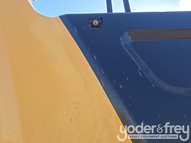 2019-caterpillar-336-image-79