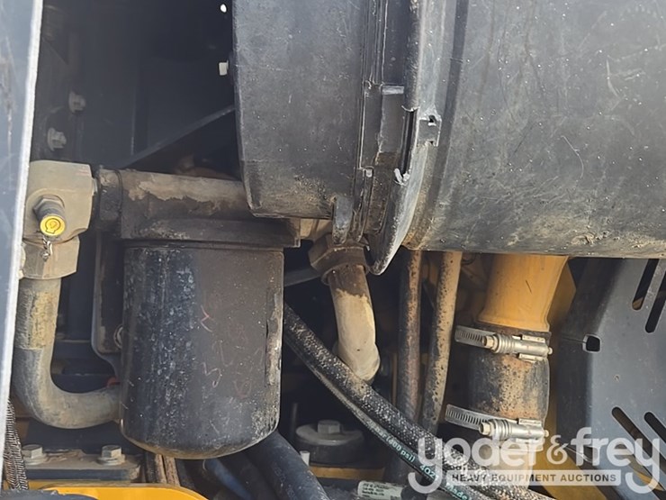 2022-deere-260e-image-82