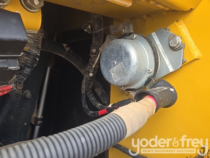 2014-komatsu-d61px-23-image-42