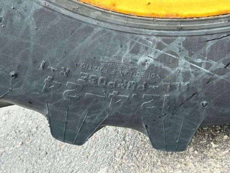 2016-john-deere-5085e-image-59