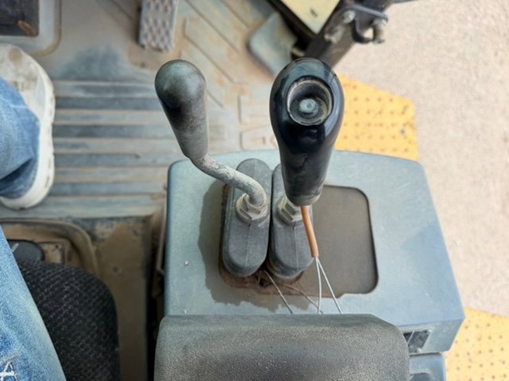 1998-caterpillar-938g-image-16