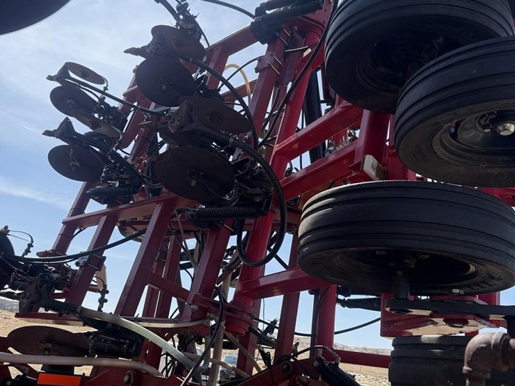 2011-case-ih-3430-image-48