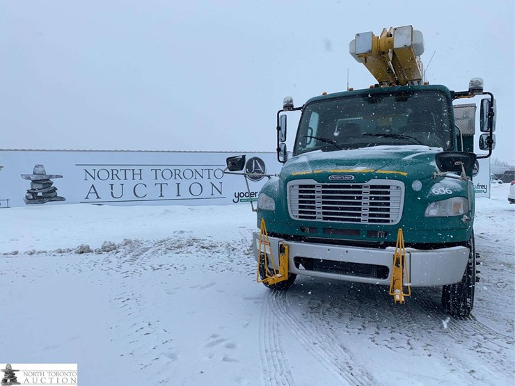 2011-freightliner-m2-106-image-2