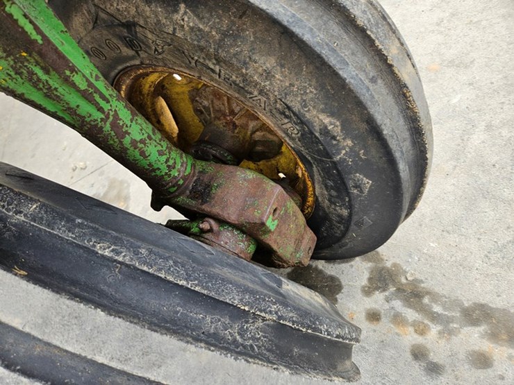 1965-john-deere-2010-image-12