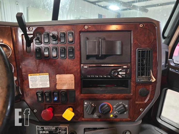 2017-mack-pinnacle-chu613-image-14