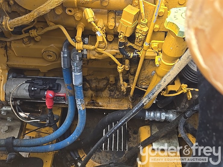 2017-deere-210g-lc-image-87