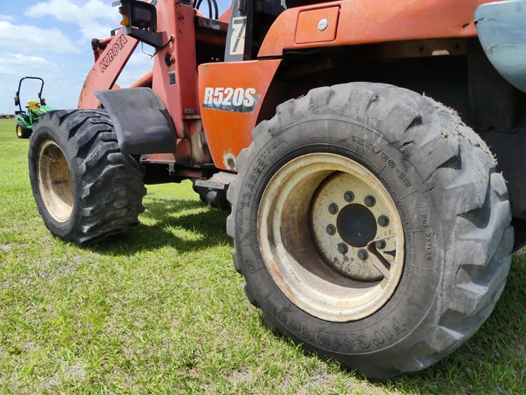 2012-kubota-r520s-image-6