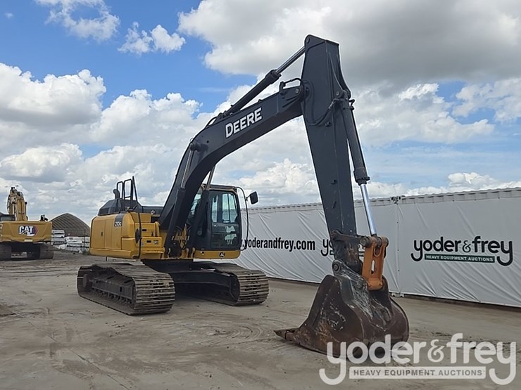 2017-deere-210g-lc-image-7