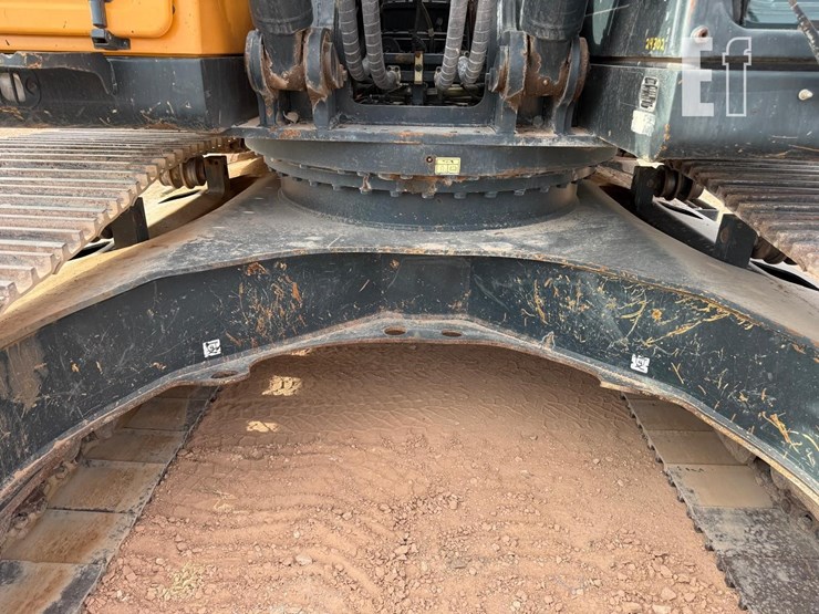 2017-hyundai-hx300l-image-15