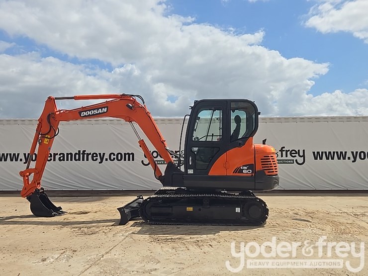 2020-doosan-dx60e-9cn-image-2