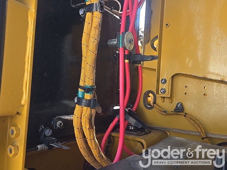 2017-caterpillar-336fl-image-43